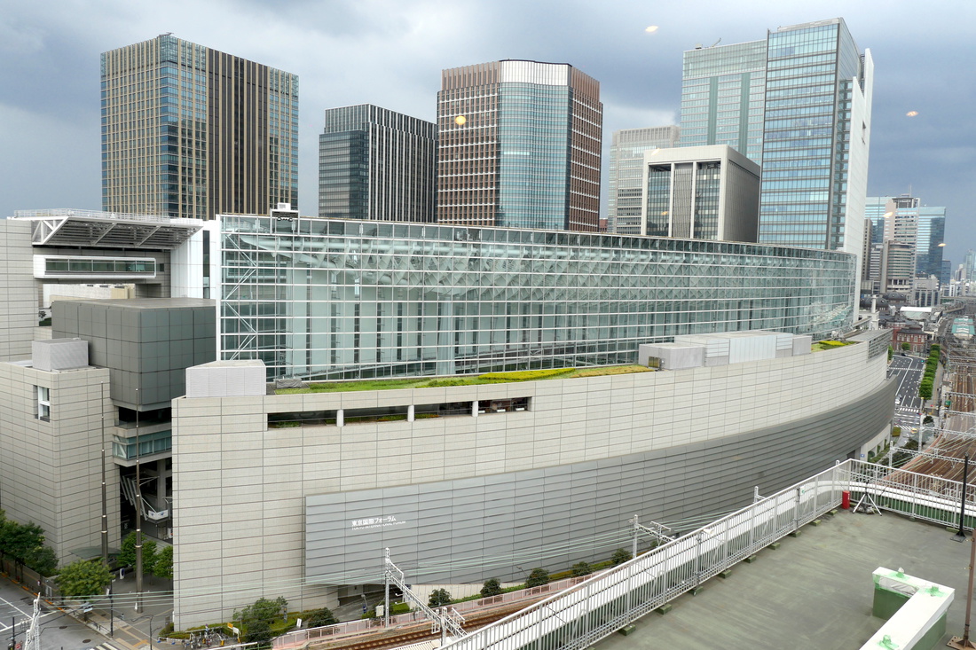 건축가 라파엘 비뇰리씨가 설계한 도쿄 국제 포럼